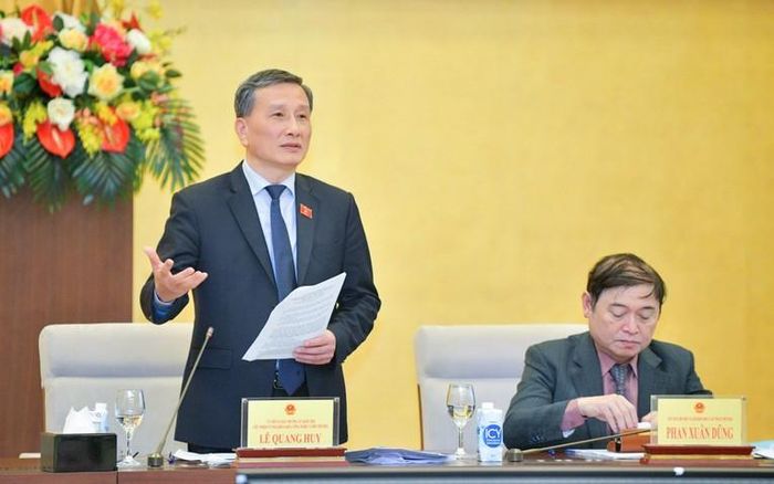 Chủ nhiệm Ủy ban Khoa học, Công nghệ và Môi trường của Quốc hội Lê Quang Huy phát biểu tại hội thảo