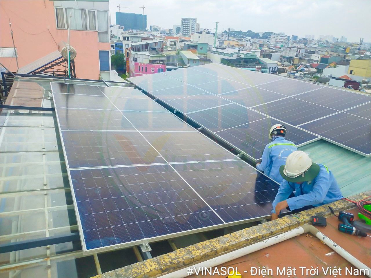 VINASOL - Thi công lắp đặt hệ thống điện mặt trời mái nhà uy tín
